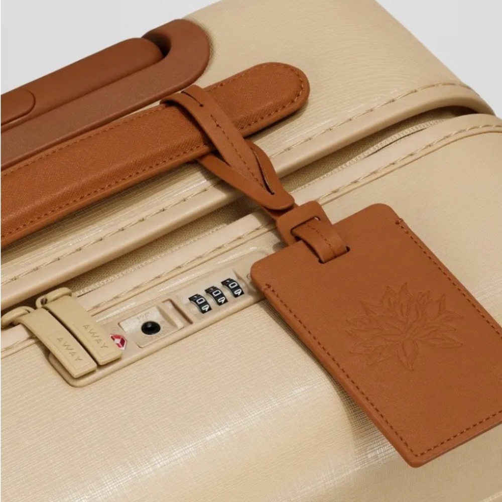 NWT 🤎 Away The Luggage Tag White Lotus Limited Edition